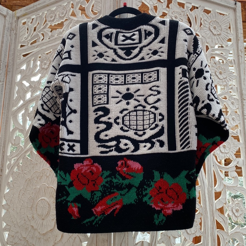 Funky 1980s vintage floral knit sweater with a colorful eclectic pattern-Medium - Picture 12 of 12